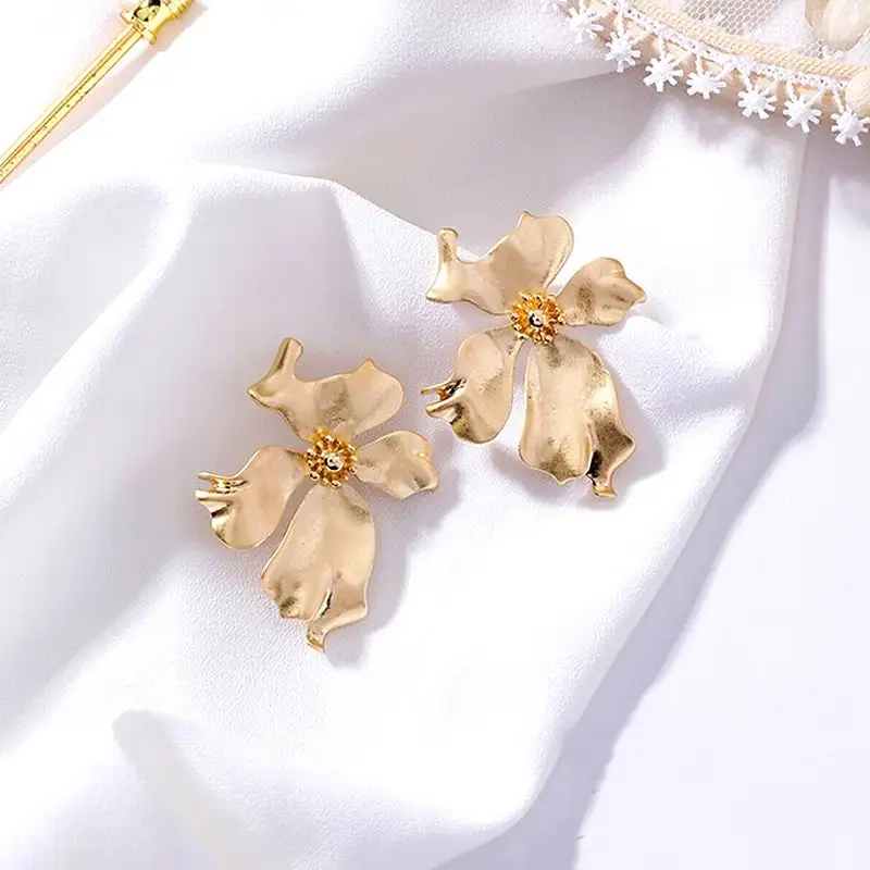 

Vintage Big Metal Flower Earrings For Women Personality Statement Pendientes Fashion Jewelry Bijoux