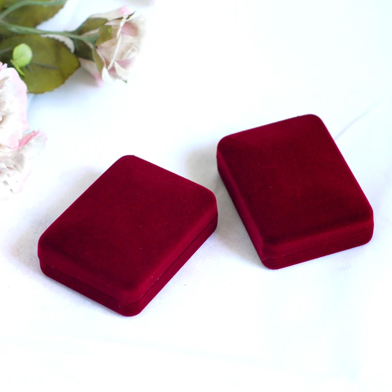 dark red pendants boxes 3