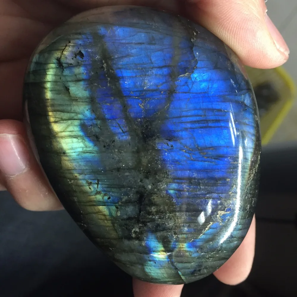 

Handicraft Fish Tank Decorating Stone Healing Crystal 240g Natural Labradorite Polished Stone Decoration Maison Gift