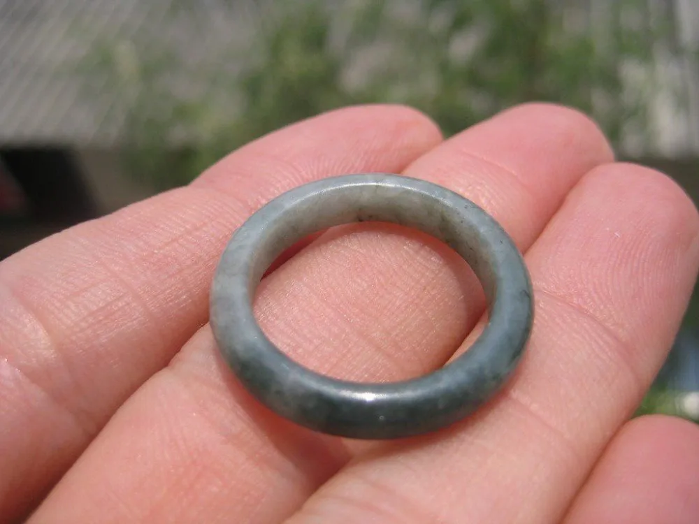 

11441 Natural green grade A Stone ring Thailand jewelry art