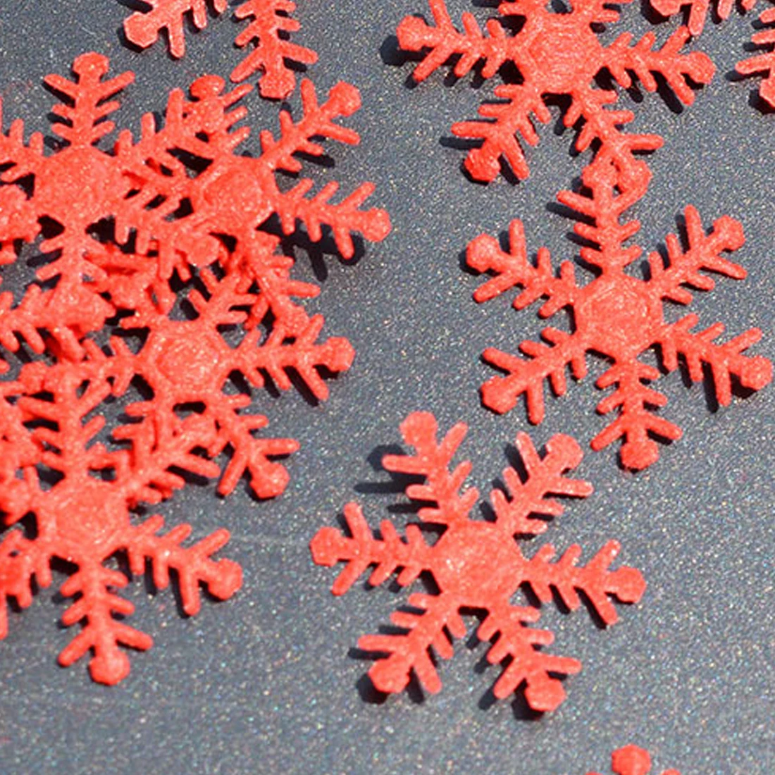 

Hot Nice 100pcs Christmas Decoration Assorted Red and White Snowflake 25mm Non-woven Motif Felt