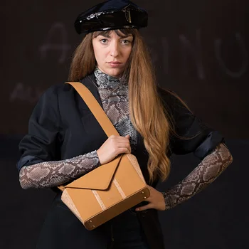 

Gianniserra Adelaide Carta CONTINUOUS LINE Mini Bag model Bighty MUSTARD- Collection Garly V.2 ACBFW171807/2 made in Italy