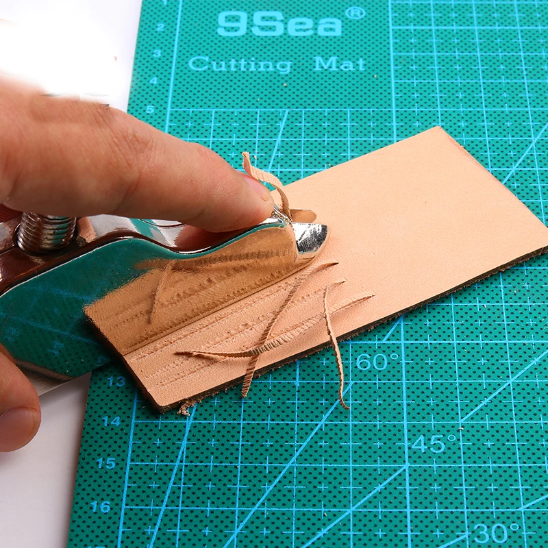 

Adjustable Metal Stitching and Groover Crease Leather Craft Edge Press Kit V Shaped Leather Stitching Sewing Tools Accessories