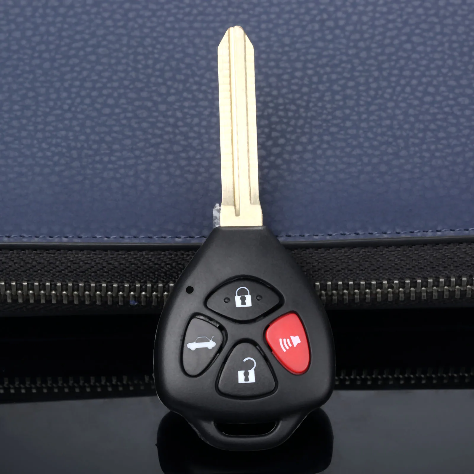

4 Buttons Remote Key Shell Case Replacement Fob Fit For Toyota Camry Corolla Avalon RAV4 Yaris Venza Matrix Uncut Blade