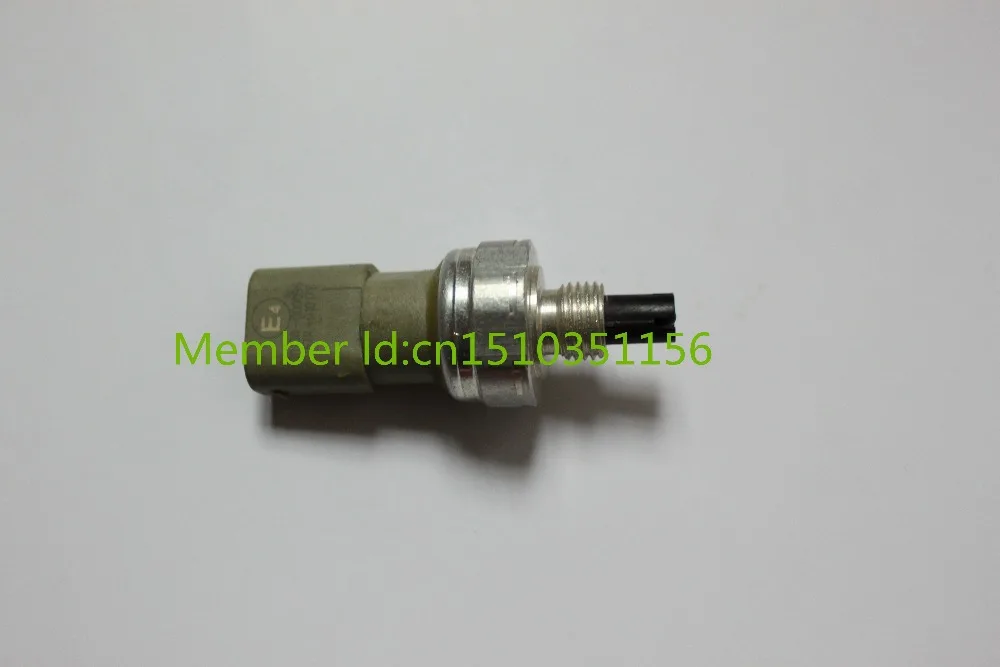 XYQPSEW Temperature sensor for Mercedes-Benz/ Volkswagen/51CP17-01