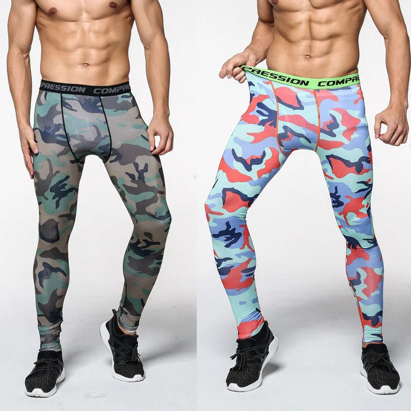 Koop Compressie MMA broek strakke trainingspak voor mannen 2017 mannen bodybuilding camouflage broek rashguard thermische ondergoed