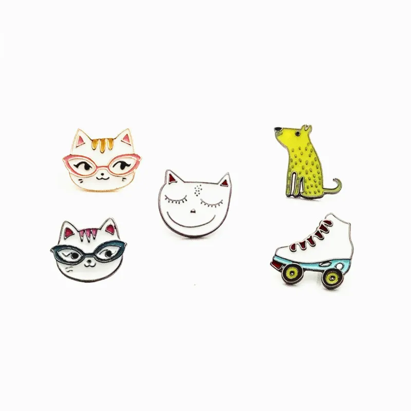 

1 PCS Roller Skates Shaped Badge Dogs and Cats Brooch Female Animals Icons on The Backpack Badges for Clothing