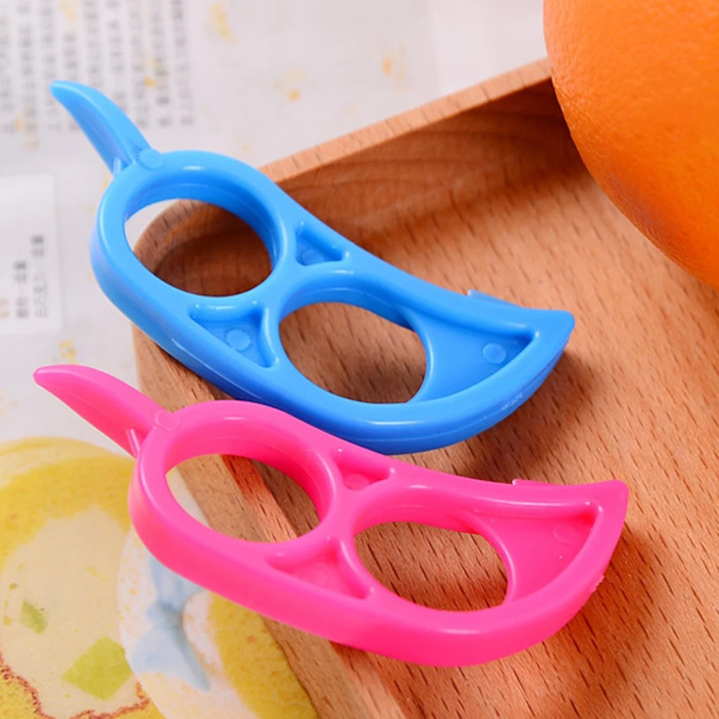 

Novel Random Color Plastic Handhold Portable Mini Fruits Orange Lemon Plastic Mouse Opener Peeler Ring Kitchen Tools