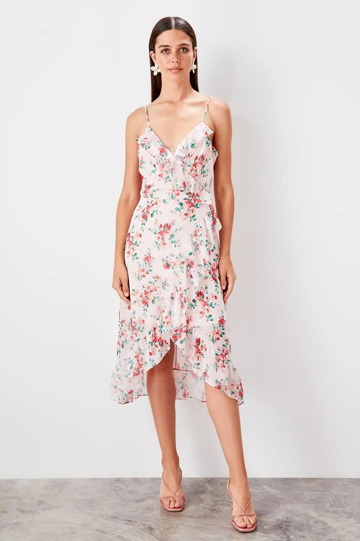 

Trendyol Powder Hanging Flower Patterned Dress TWOSS19EL0375