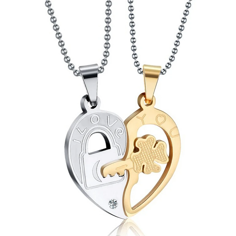 

Fashion Accessories Jewelry Gift Titanium Two Half Heart Puzzle Pendant CZ Diamond Lovers Couple Pendant Necklace for Men Women