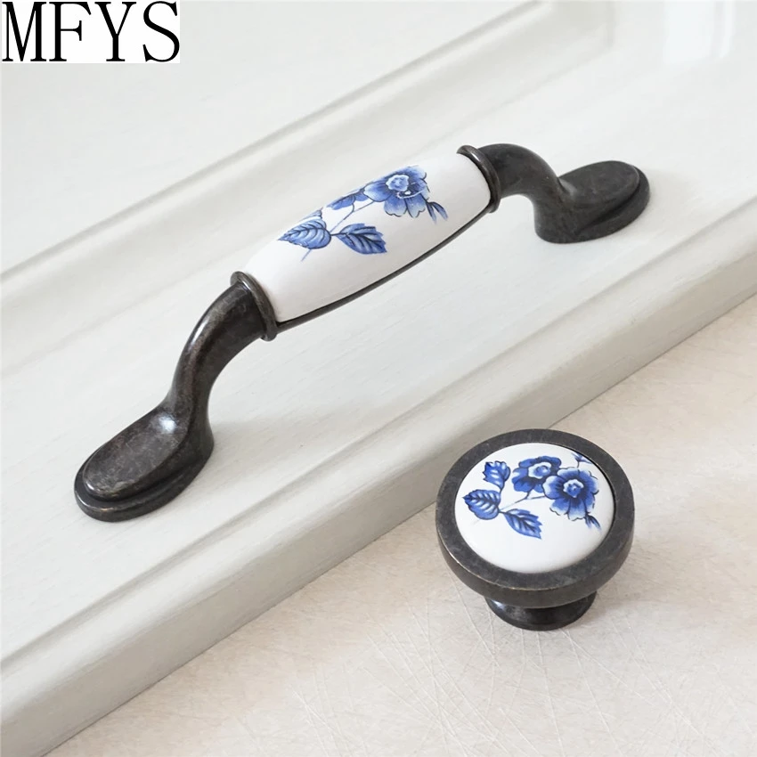

Dresser / Drawer Pull Handles Kitchen Cabinet Knobs Door Handle Pull Knob / Porcelain Blue Blossom Black White Hardware Ceramic