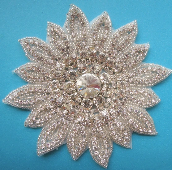 

(30PCS) Wholesale hand beaded beaded sewing crystal rhinestone flower applique iron on for dress WDD0203