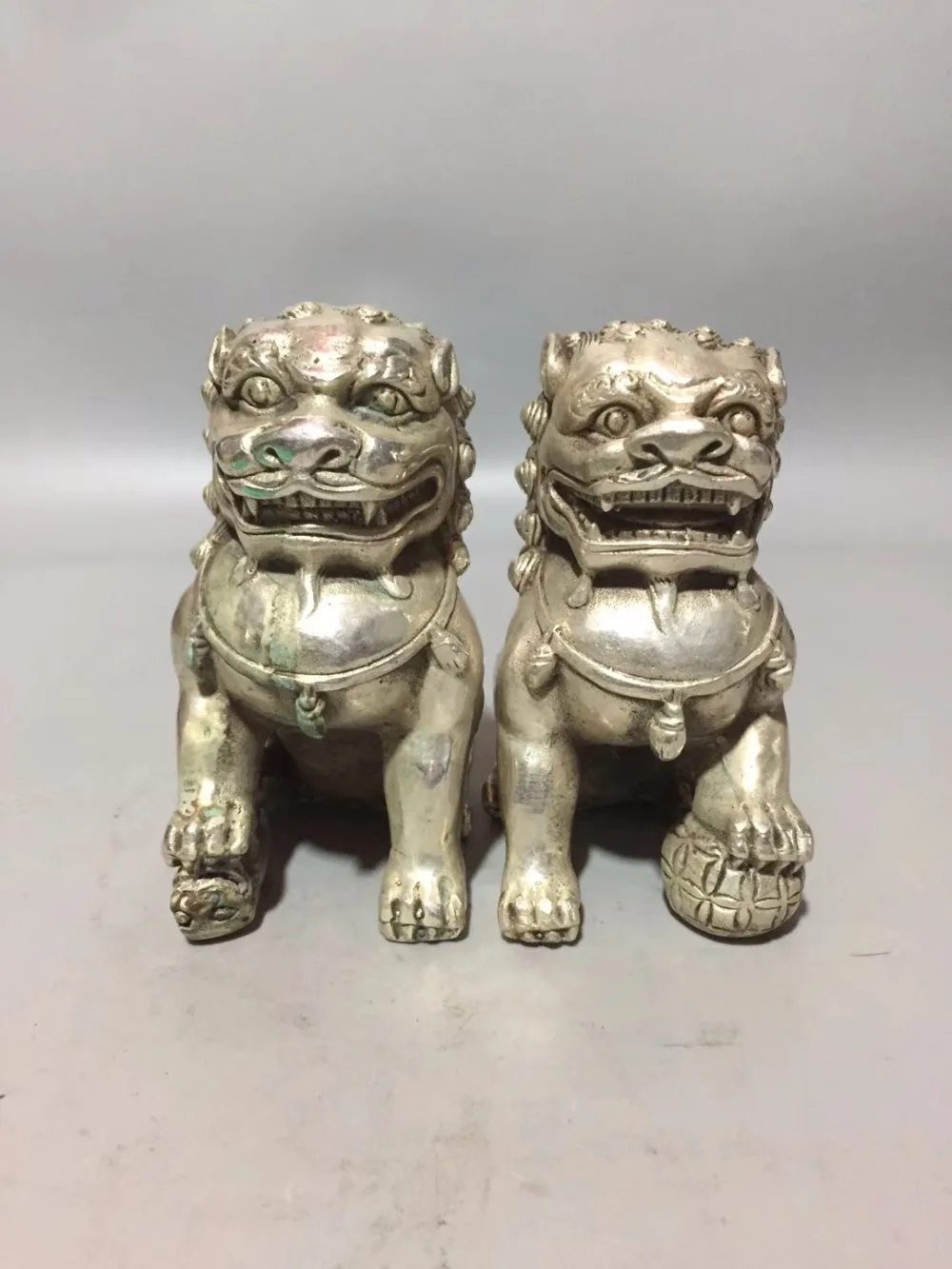 

Art Collection 1 Pair Tibet Silver handmade Lion statue,Home/office desk decoration Chinese Feng shui Fu foo dog sculpture