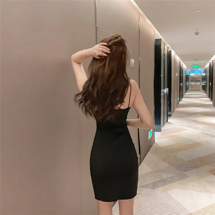 Новое сексуальное платье с v-образным вырезом с разрезом сзади и тонким черным платьем