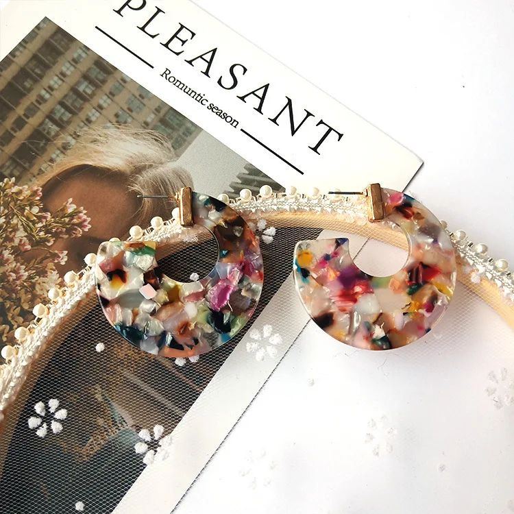 

2019 Hot Sale Real Brinco Earing C Europe And The Big Earrings Character Acrylic Cross-border Exaggerated Abnormity Geometry