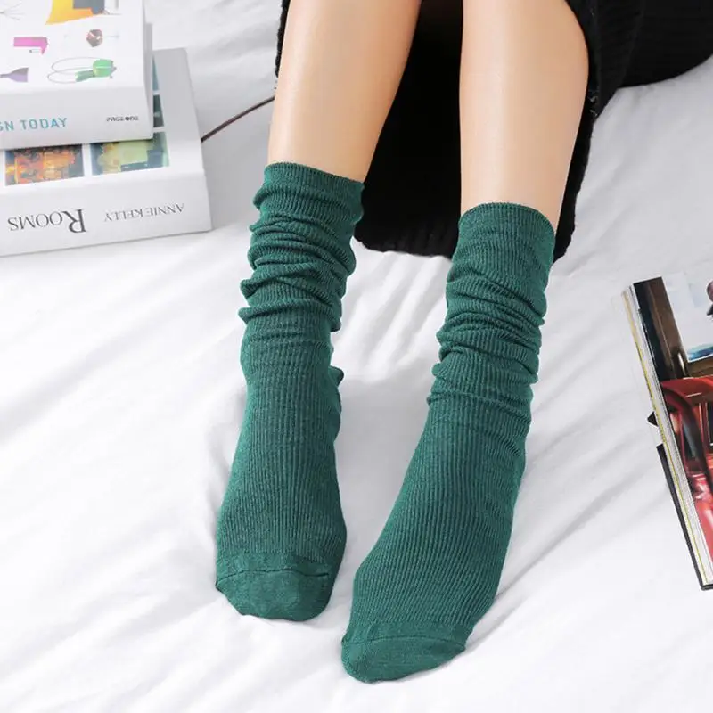 Lawngreen Высокие носки в японском Корейском стиле для школьниц Свободные Женские однотонные вязаные длинные хлопковые носки - Цвет: Lawngreen