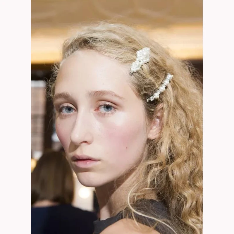 

Simone Rocha Fashion Show Pearl Hair Pins Natural Hair Clip Ins Snap Hair Barrette Hair Accessories for Women Grils Dropshipping