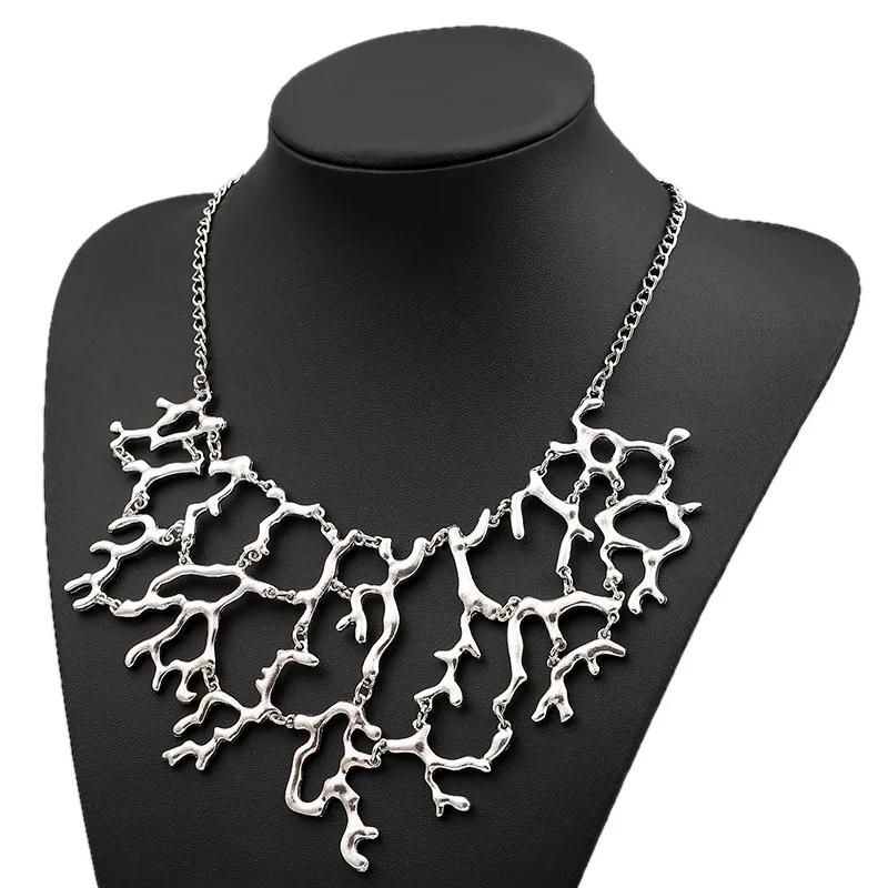 

LZHLQ Vintage Women coral Metal Choker Necklace Gold/Silver color Chain 2017 New Steampunk collares Necklaces Pendants