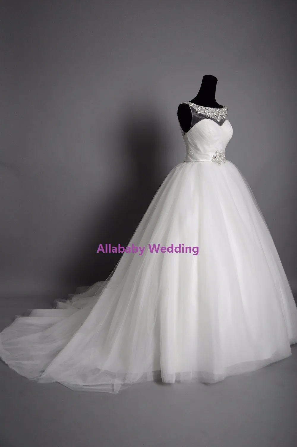 Scoop Neckline Ball Gown Wedding Dress 2