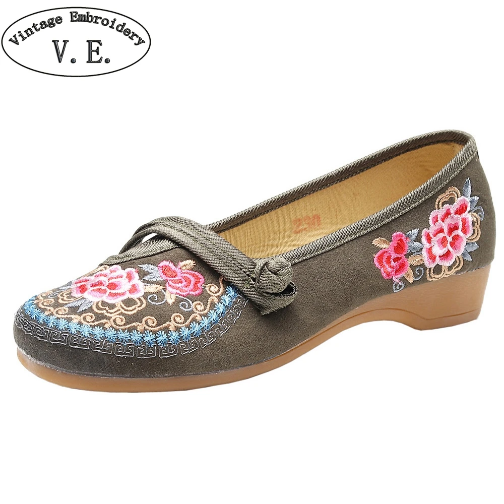 

Vintage Embroidery Women Flats Old Beijing Cloth Handmade Embroidered Shoes Retro Ethnic Low Heel Bridal Shoes Tenis Feminino