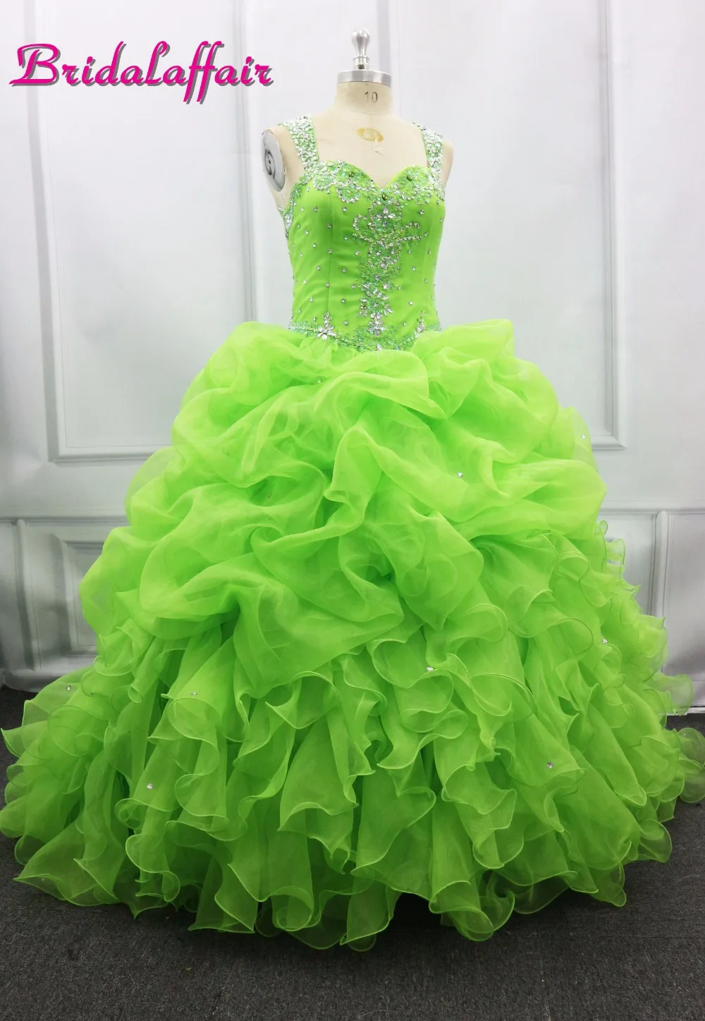 

Rosy Orange Red Green Blue Quinceanera Dresses Ball Gown With Beads Vestido de quinceanera vestidos de noi Vestidos De 15 Anos