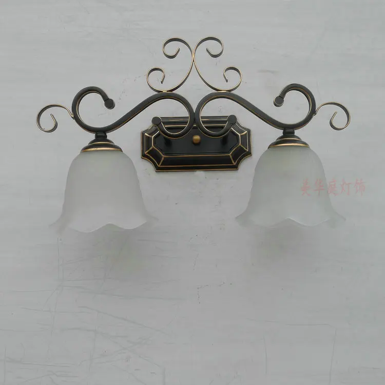 

A1 European style 2 head wall lamp retro personality iron + glass Garden Hotel living room restaurant corridor wall lamp m