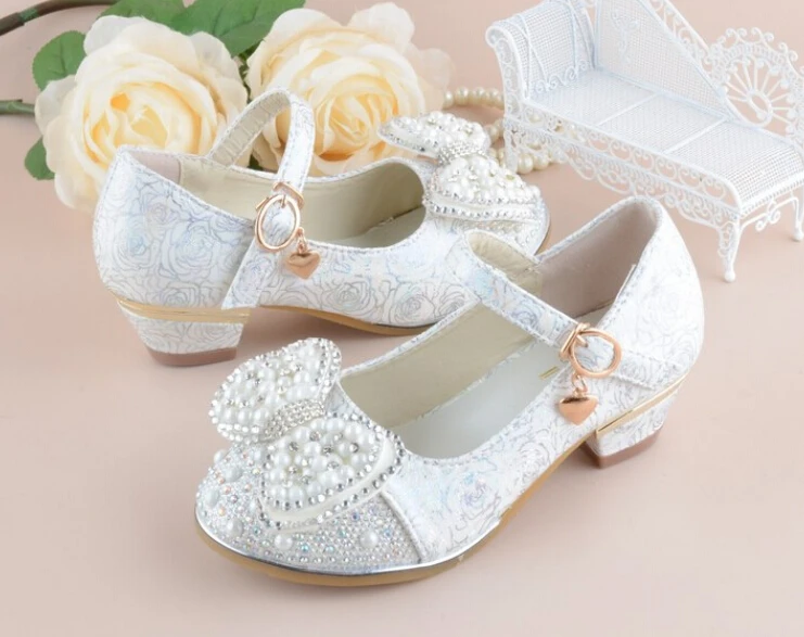 Лето г.; новые детские сандалии принцессы; детская Свадебная обувь для девочек; модельные туфли на высоком каблуке; обувь для вечеринок для девочек; кожаная обувь с бантом