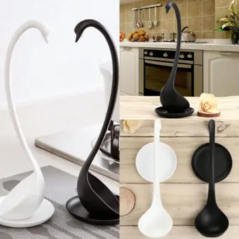 

Creative Kitchen PP Elegant Swan Style Ladle Cute Spoon Soup Bar And Tray Saucer Hot Swan Neck Soup Ladle Can Be Vertical Tray