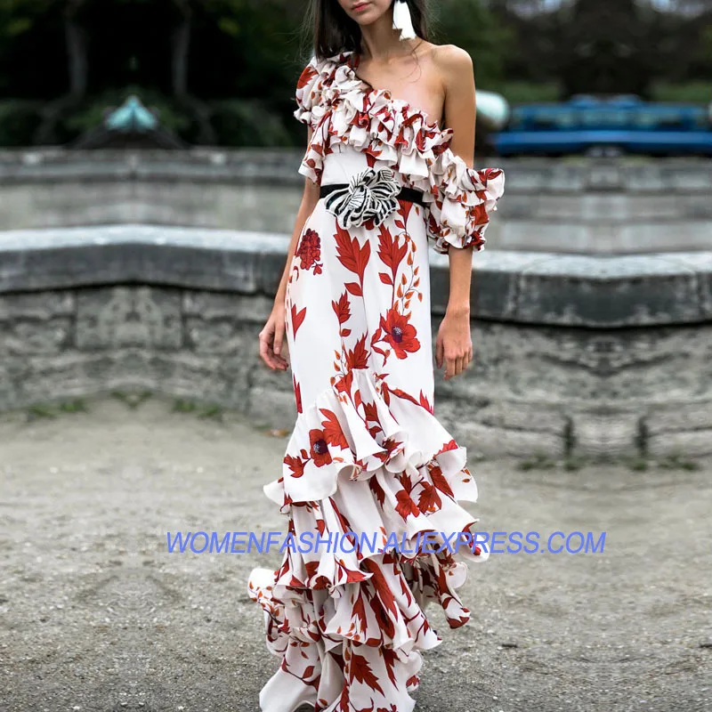 2018 новые стильные дизайнерские платье Для женщин Slash шеи Очаровательная Цветочный принт рюшами длинное платье