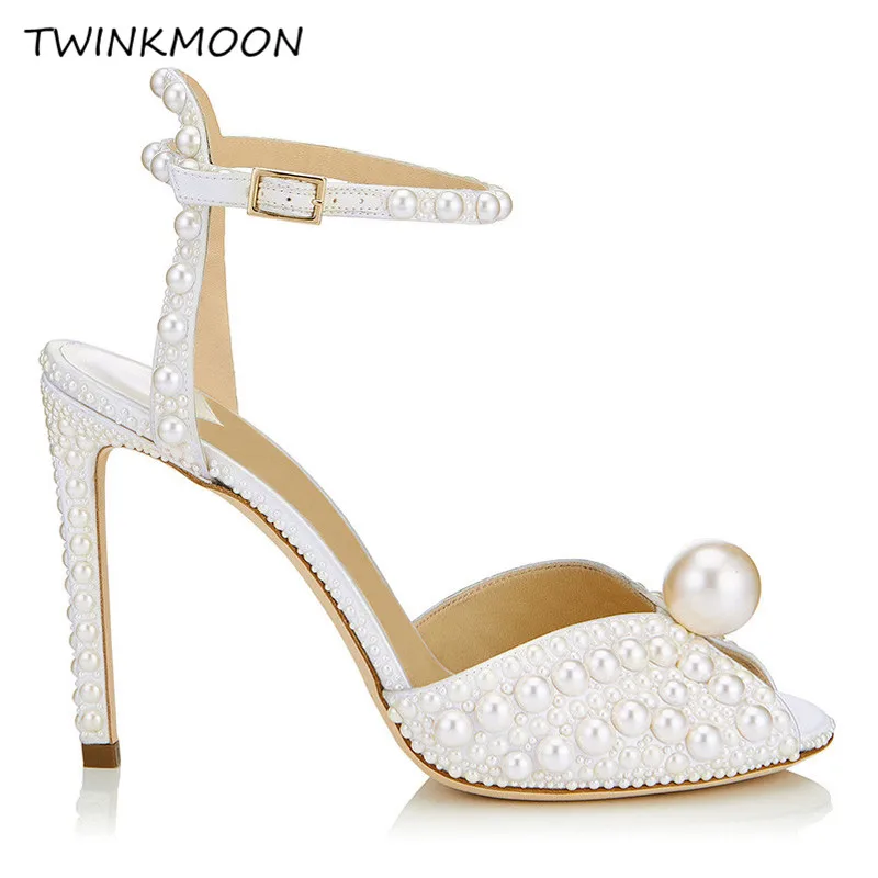 white wedding shoes02