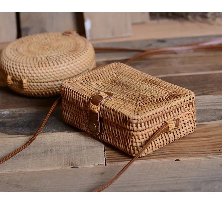 اليدوية الروطان المنسوجة جولة النساء Crossbody حقيبة خمر الرجعية القش مربع مربع حقيبة ساعي سيدة الصيف لطيف شاطئ حقيبة كتف اليدوية الروطان المنسوجة جولة النساء Crossbody حقيبة خمر الرجعية القش مربع مربع حقيبة ساعي سيدة الصيف لطيف شاطئ حقيبة كتف