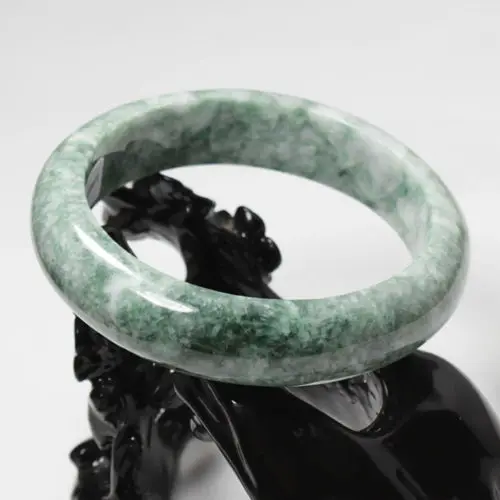 

2937 Beautiful Natural Green Grade "A" Jadeite Jade Gems Bangle Bracelet