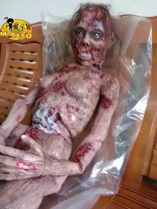 

2018 Horror Halloween Decoration Creepy Zombie Ghost Scary Bloody Full Body Zombie Escape for Haunted House Bar Props