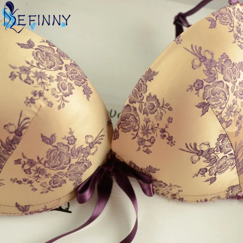 2018 Hot Sale Women Sexy Embroidery Lace Briefs Push Up Bra Set Elegant Purple Underwire B C Cup Lingerie Girl Bandage Underwear