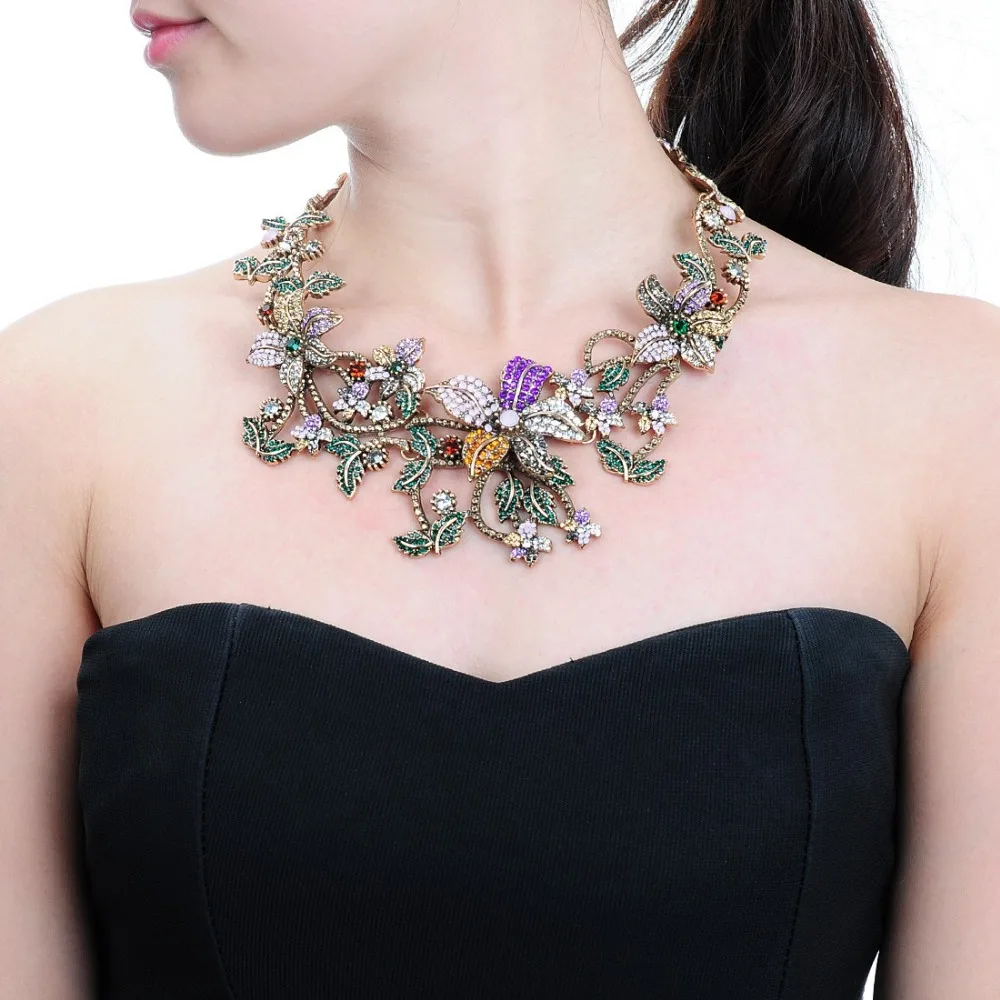 

New Fashion Rhinestone Chain Flower Choker Statement Collar Bib Necklace Vintage Flower Big Necklace