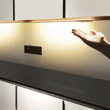 Светодиодное освещение для кухни ручной волновой сенсор светодиодный свет бар 12 В ночник развертки Поворотная для шкафа шкаф лампа для платяного шкафа светодиодный бар свет