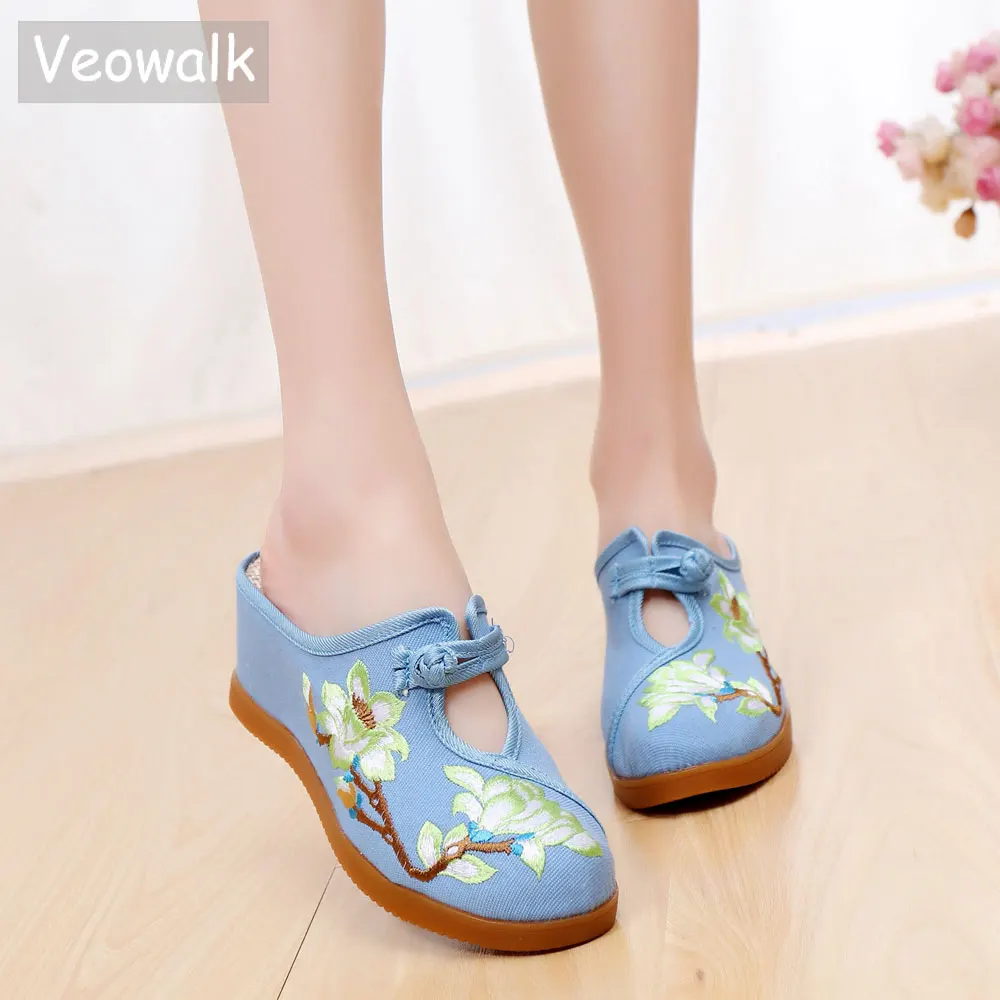 Женские холщовые шлепанцы Veowalk с цветочной вышивкой закрытым носком удобная
