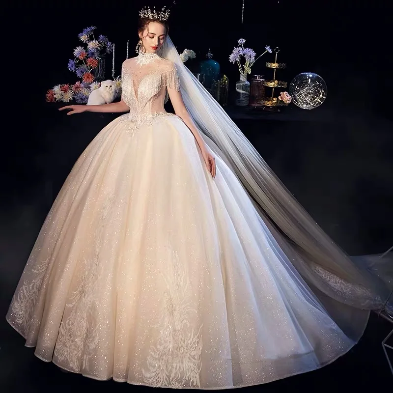 

Amanda Design robe de mariage 2019 Cover Neck Short Sleeve Beading Straps Royal Wedding Dress