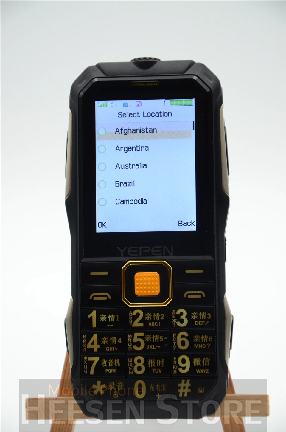 YEPEN Y698 фонарик беспроводной FM радио 2800 мАч длительное время ожидания две sim-карты mp3 mp4 внешний аккумулятор аналоговый ТВ прочный мобильный телефон P072