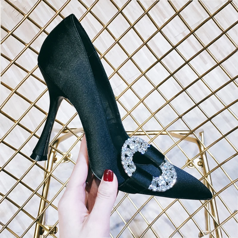 

Spring and autumn 2018 new water drill pointed shoes silk satin light mouth black banquet stiletto wedding for women