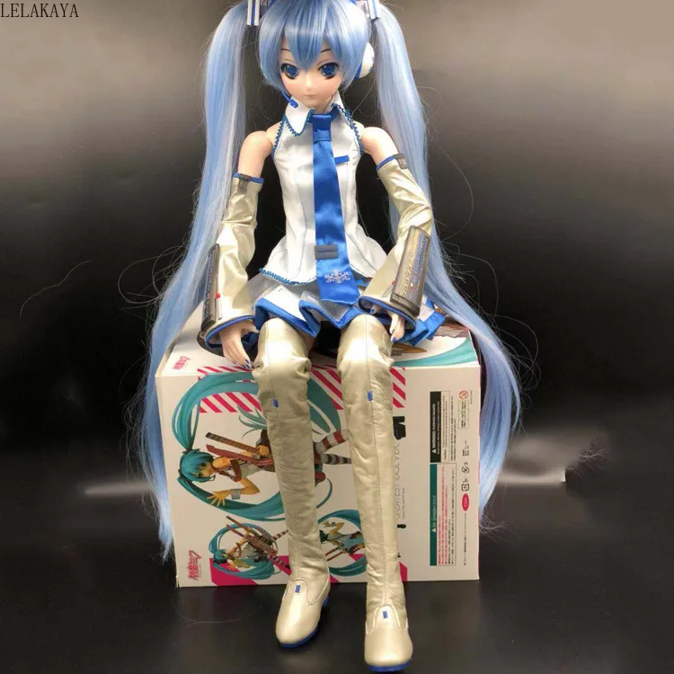 miku figure snow