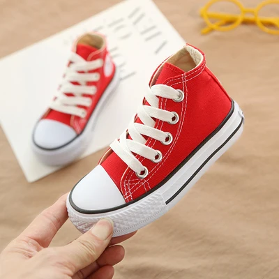 Весна высшего качества для детей в возрасте от двух до пяти; женская полотняная высокой лодыжкой с изображением персонажей мультфильмов, для повседневного ношения, обувь для мальчиков и девочек с защитой от скольжения; мягкая и удобная обувь обуви C657 - Цвет: Красный