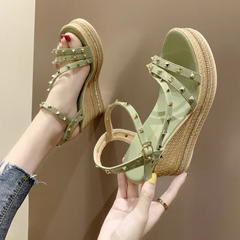 

2019 summer new style simple and simple solid color wedge sandals women comfortable wild rivet decorative casual shoes.