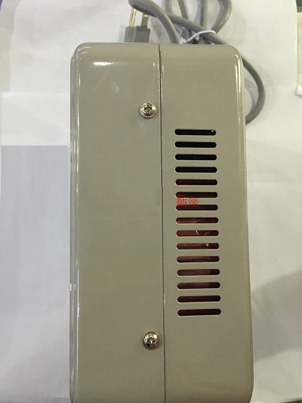 Мощность трансформатор 3000 Вт Вход Напряжение с 110V /120V и Выходное напряжение 220V /240V