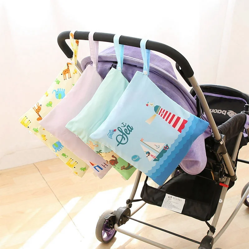 

1 Pcs Reusable Waterproof Fashion Prints Wet Dry Diaper Bag Double Fabric Cloth Handle Wet bags Baby Stroller Accessories