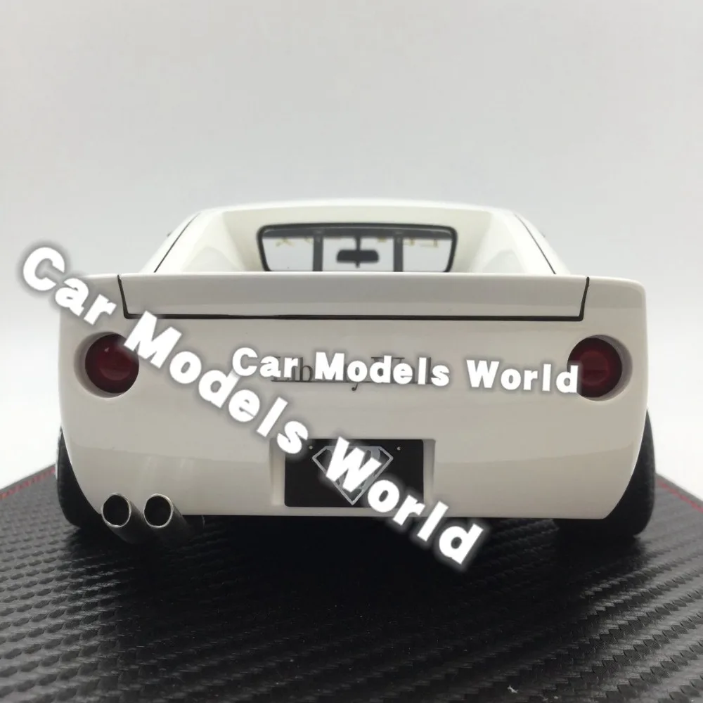 Полимерная модель автомобиля для IG model Fairlady Z (S30) 1:18 (белый) + маленький подарок!| |