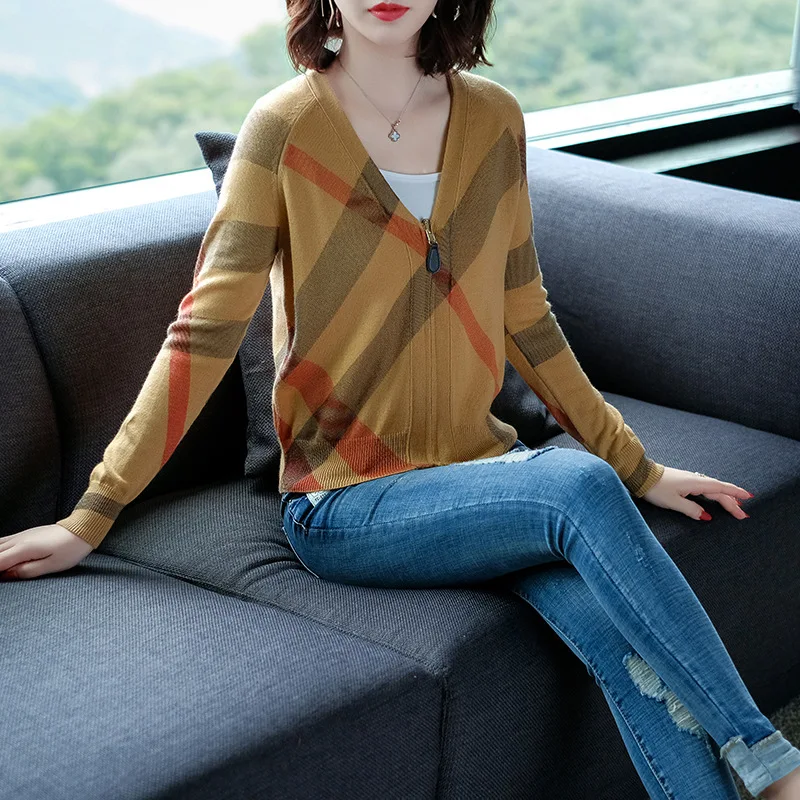 Striped v-neck elastic knit zipper cardigans sweater coats 2018 new long sleeve women autumn short coats Striped v-neck elastic knit zipper cardigans sweater coats 2018 new long sleeve women autumn short coats