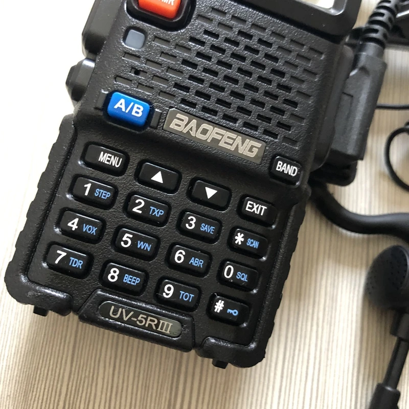 Baofeng UV-5RIII рация Tri band 136-174 mhz 200-260 mhz 400-520 mhz Портативный Открытый 5 W рация + гарнитура