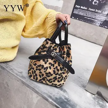 

Tote bag Pu Leather Handbag With Little Bear Doll Shoulder Bag Women Vintage Travel Shopping Bag large capacity 2018 fashion