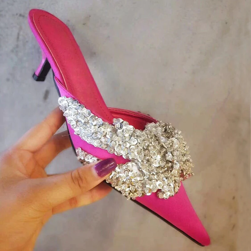 

Runway satin Summer Slippers women Luxury Design bling bling crysatal kitten heels beach Shoes sequins unicornio mules ladies